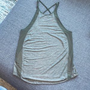 LULU LEMON KEY HOLE TANK